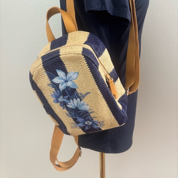 1920 football helmet Vintage Leather Schools faced one another Color:gunmetal/charcoal/denim/chalk Dr. Martens Leather Backpack Mesh Packing Cubes